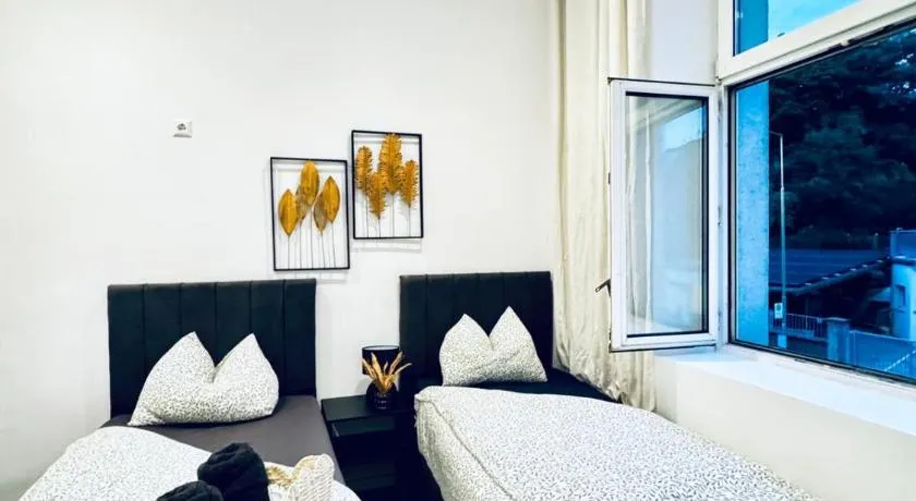 Basic Studio Apartment Near Central Area - Image 1