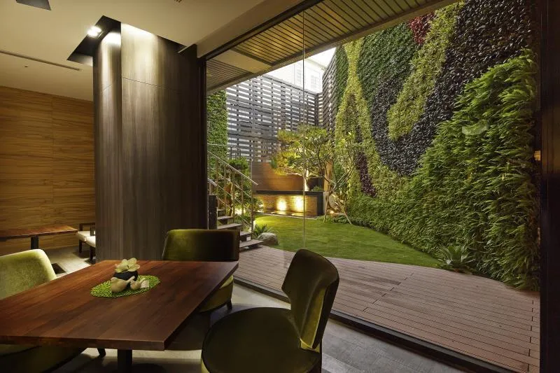 La Vida Hotel - Image 1