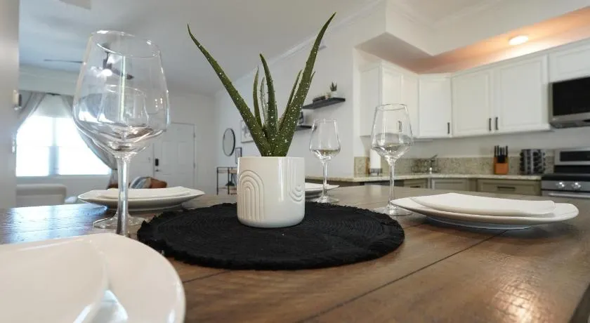 Luxury 2BD 2BTH Condo 5 - Image 1