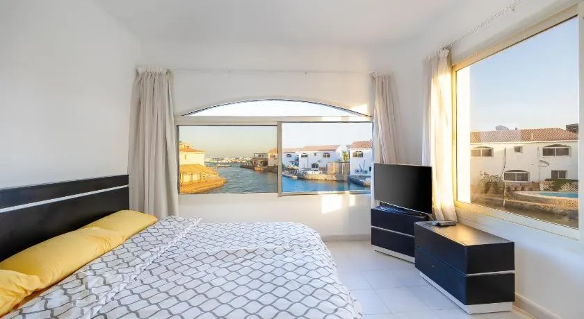 Aden Beach - Sea View room - أجانب فقط - Image 1