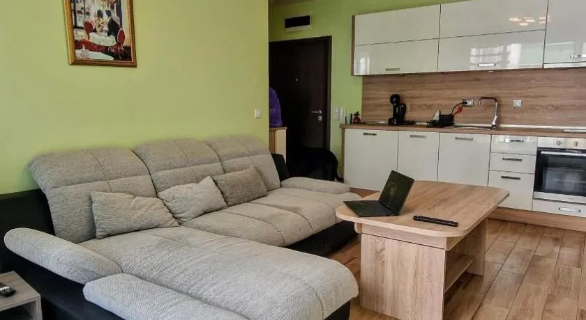 Little City Retreat - Image 1