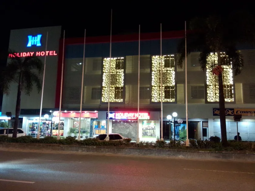 Holiday Hotel Batam - Image 1