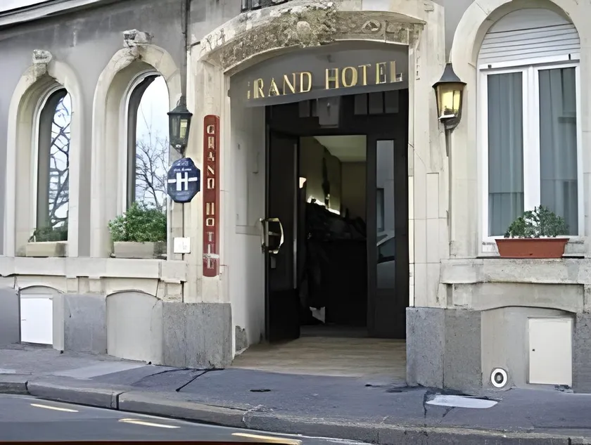 Le Grand Hotel - Image 1