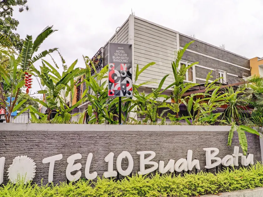 OYO 90278 Hotel Sepuluh Buah Batu Bandung - Image 1