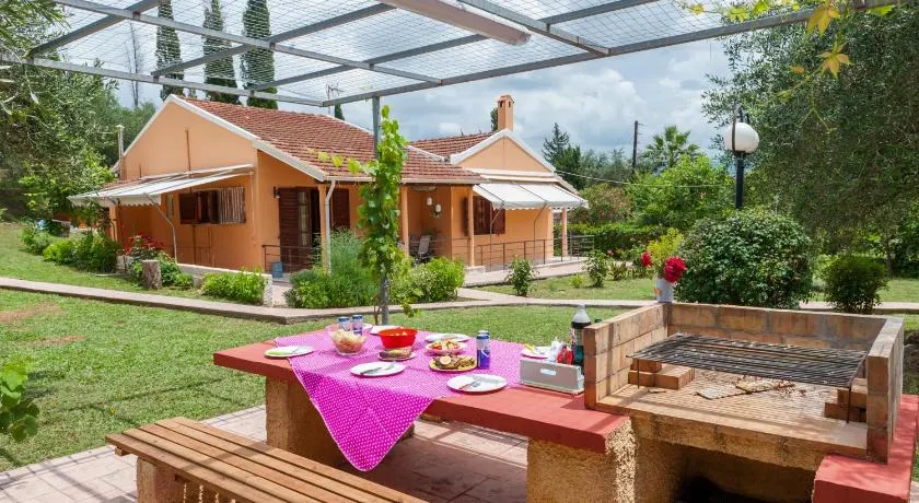 Family Holiday Apartment with garden & BBQ - Image 1