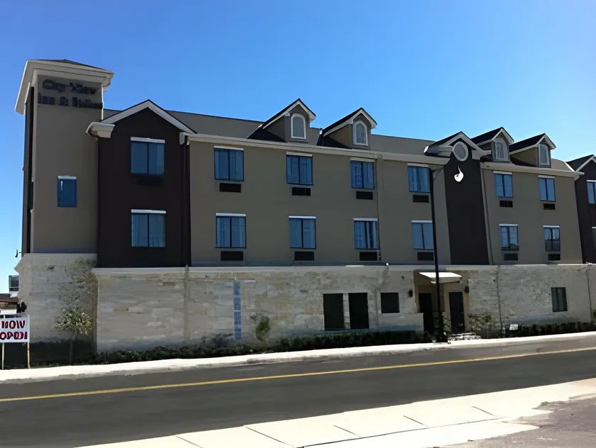 Cityview Inn & Suites Downtown /RiverCenter Area - Image 1