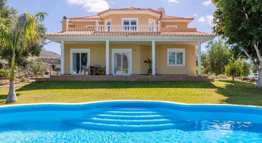Modern Villa with private pool and mountain views - Image 1