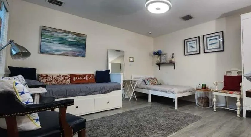 Suit with Kitchen & Bath - Image 1