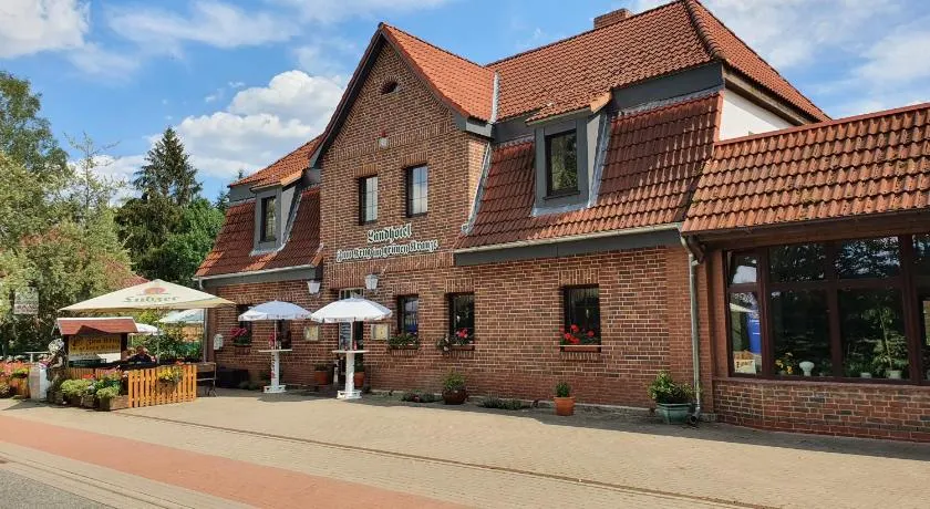 Landhotel & Restaurant Zum Krug im grünen Kranze - Image 1