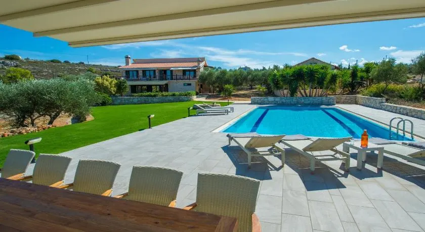 Villa Mathea - Villa Espaçosa Com Privacidade E Grande Piscina Privada - Image 1