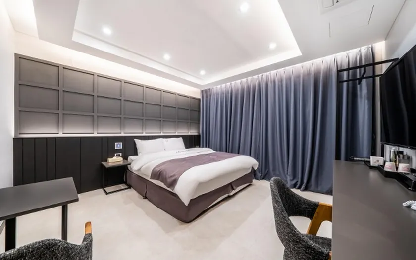 The M Hotel - Image 1