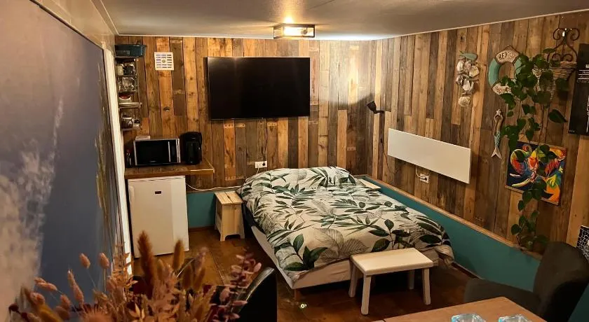 Beach House met badkamer, boxspring, airco & wellness - Image 1
