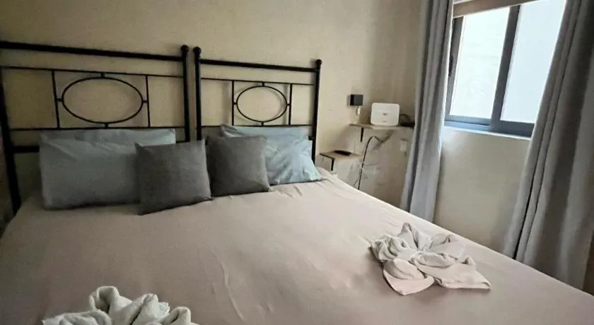 Mayflower Flat, Flat 12 - Image 1