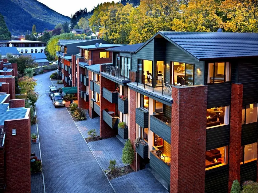 St James Apartments - Image 1