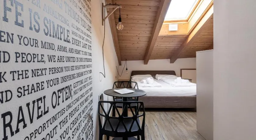 Stay COOPER l Goethe Guesthouse - Image 1
