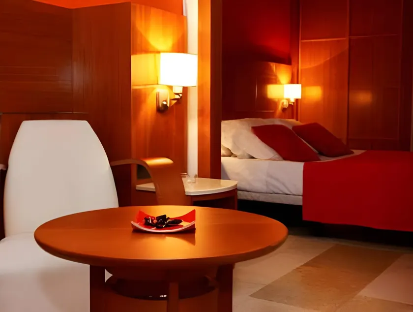 Hotel Calasanz - Image 1