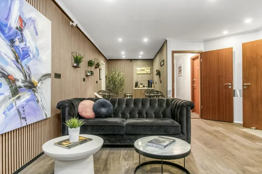 Flyers Airport Hotel - Image 1