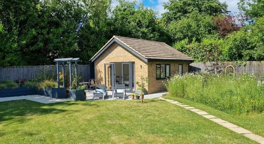 The Garden Room - Image 1