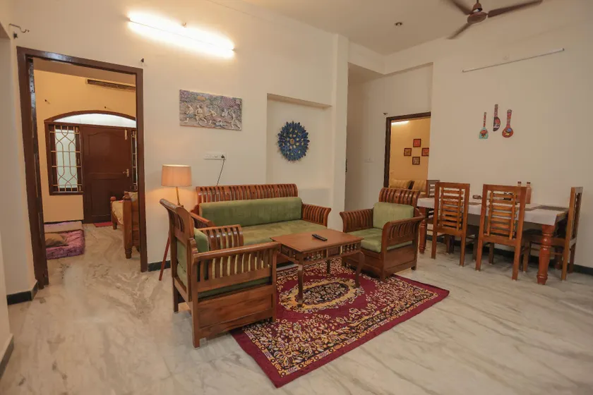 Comfy 2BHK Near Rock Beach - Image 1