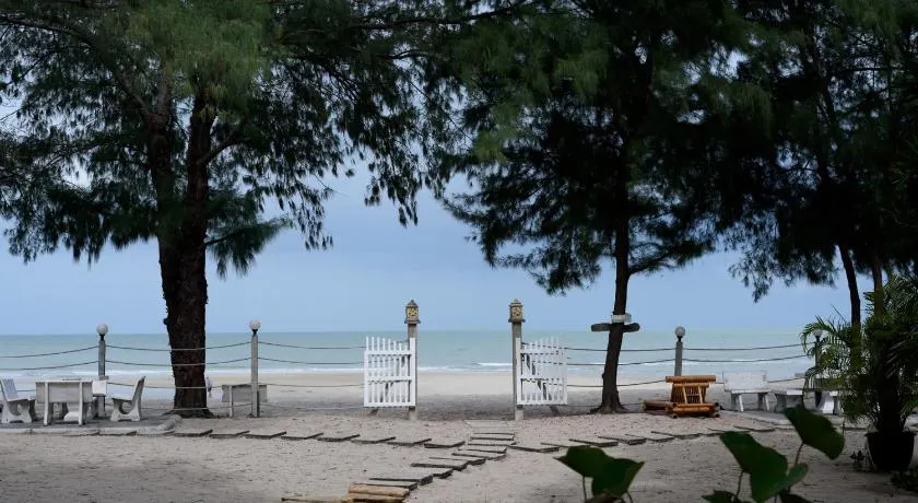 Baan Kratom Tong by the sea - Image 1