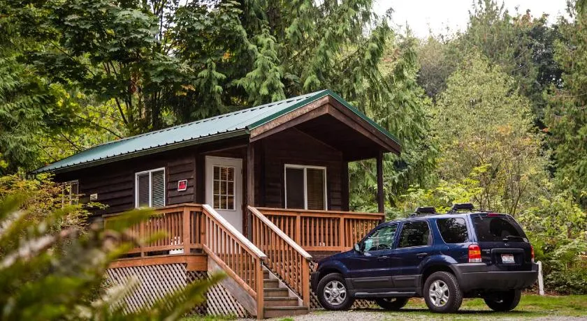 Mount Vernon Camping Resort Studio Cabin 5 - Image 1