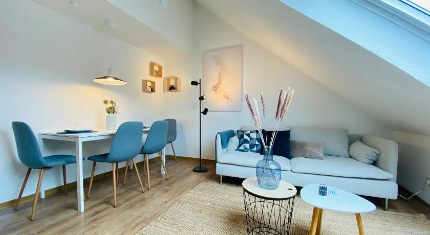 BEECH APARTMENT: MAISONETTE + FREE PARKING + NETFLIX - Image 1
