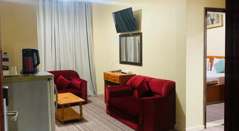 Al Jazeerah Hotel - Image 1