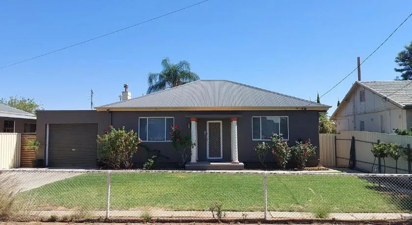 McGowen st accommodation - Image 1