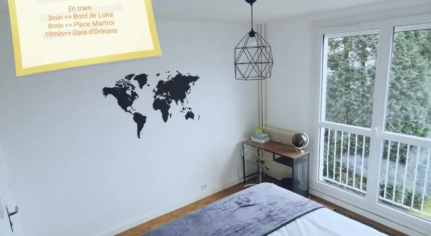 Chambre Monde Tout confort Saint-Marceau - Image 1