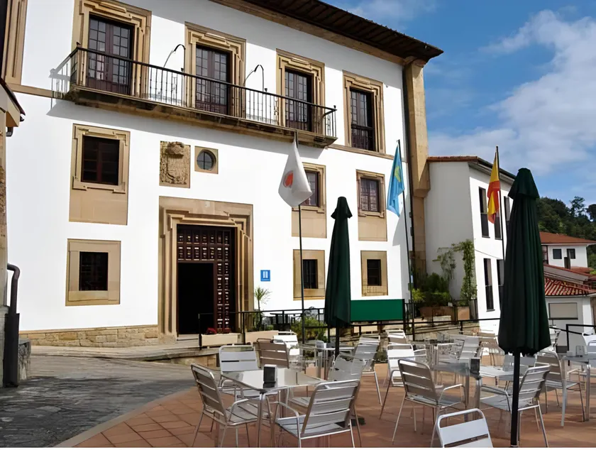 Hotel Palacio de los Vallados - Image 1