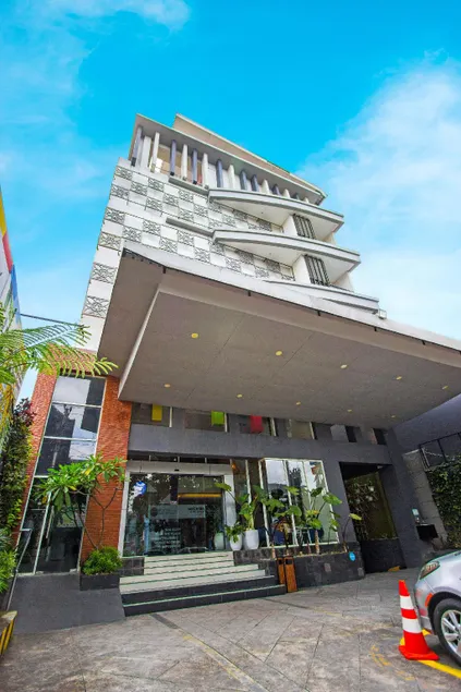 Hotel FortunaGrande Seturan Yogyakarta - Image 1