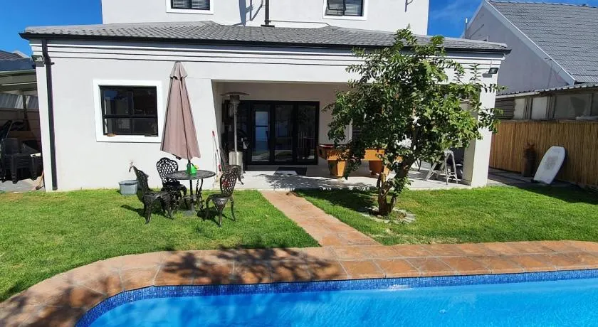 Villa Parisienne Modern Guest house - Image 1