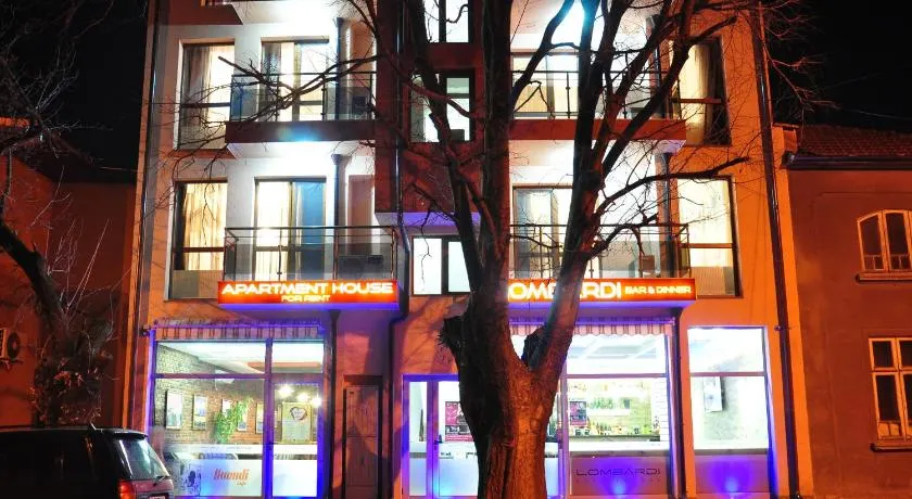 Lombardi Family Hotel - Image 1