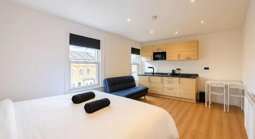 StarNest Shepherd's Bush - Image 1