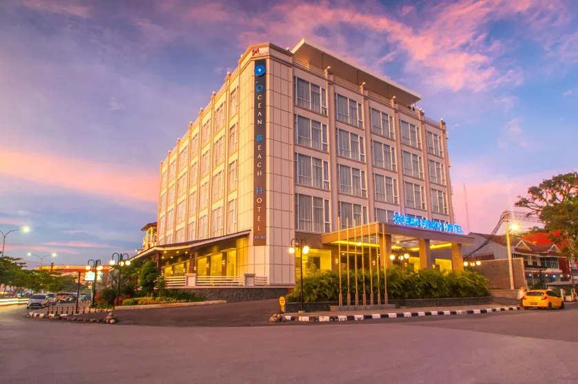 Ocean Beach Hotel Padang - Image 1