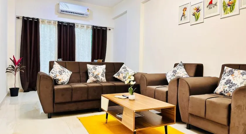 Palm View 1BHK with Pool & Café - Sazo Stays - Image 1