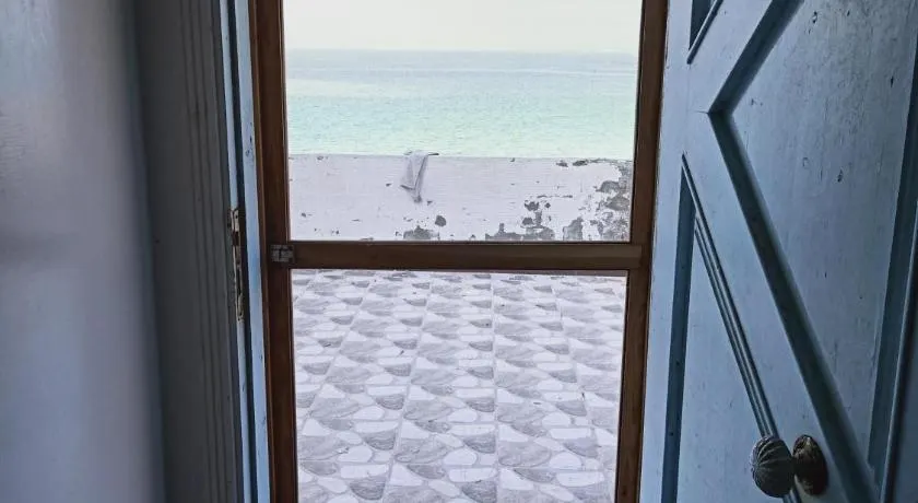 On the Beach Villa Apartment - Image 1