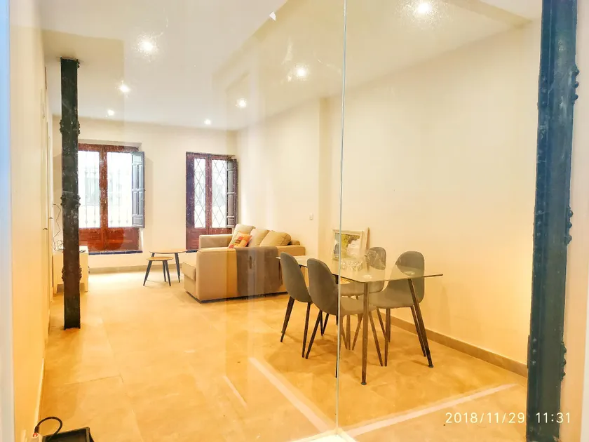 Luxury Busto Patio privado Centro - Image 1