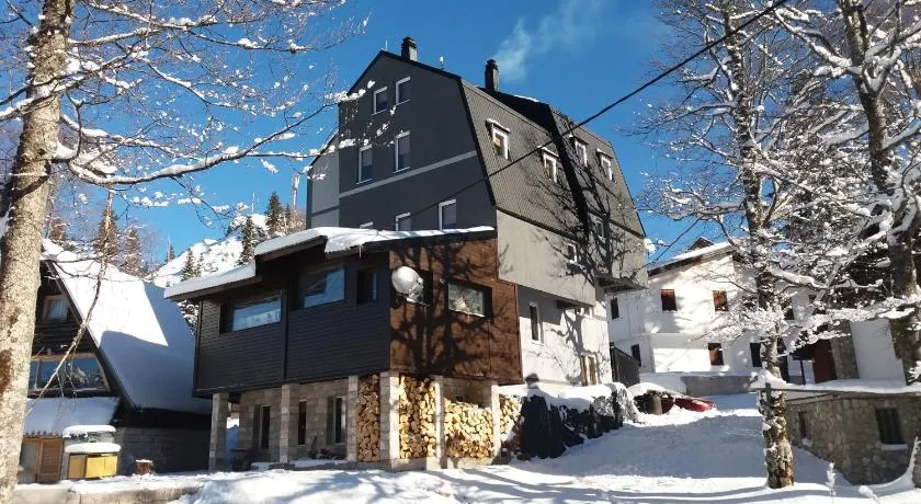 Apartments Artic - Image 1