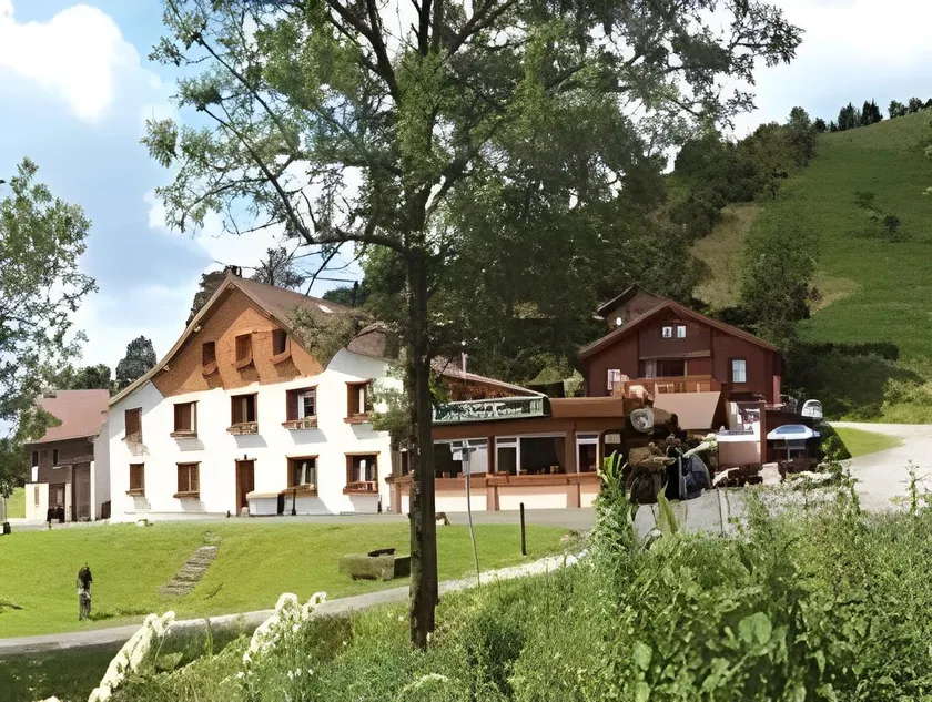Hôtel - Restaurant Le Couchetat - Image 1