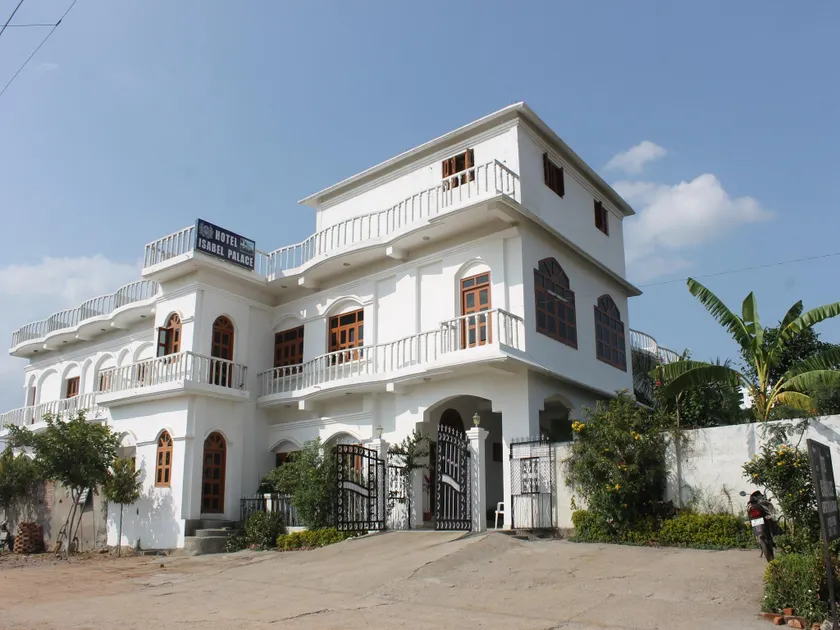 Hotel Isabel Palace - Image 1
