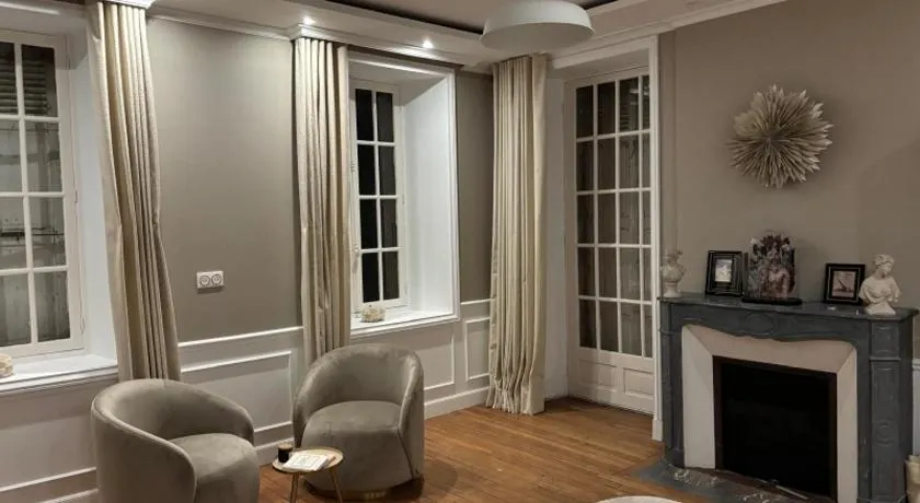 Chambre dans demeure de caractère - Image 1