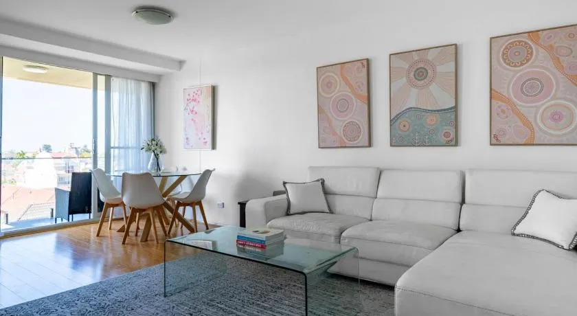 The Serene Urban Retreat - Harbour Views & Pool - Image 1