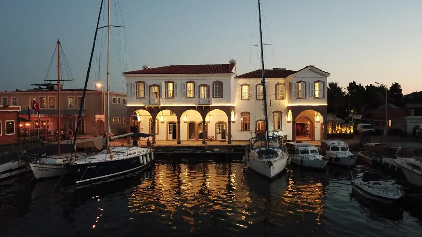 Gümrük Urla - Image 1