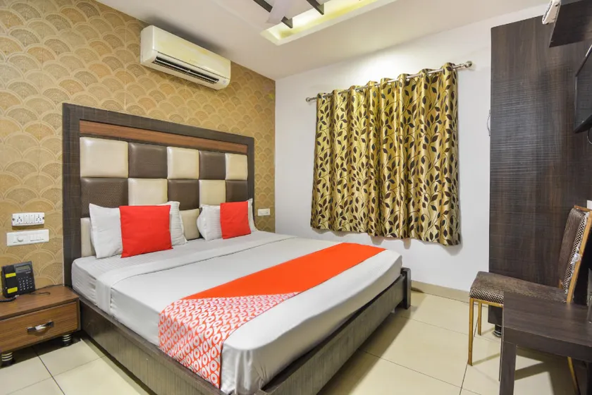 Hotel O Lexis - Image 1