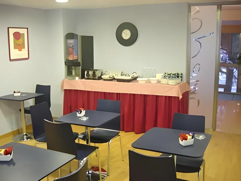 Hostal Acanto - Image 1