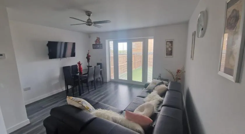 Enjoyable Home - Image 1
