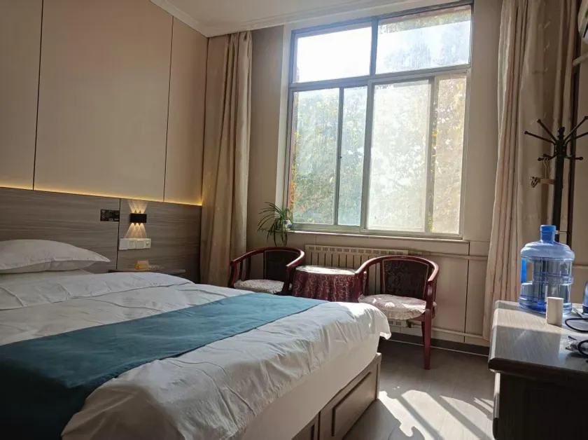 Feixian Tongyue Hotel (Oriental Shopping Plaza) - Image 1