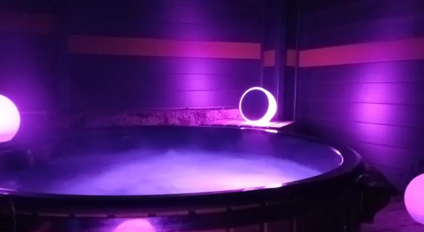 Love Room La Courtisane - Spa - Image 1