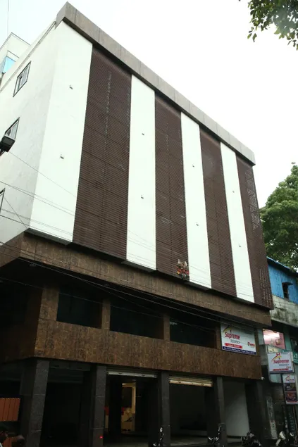SUPREME RESIDENCY - Image 1